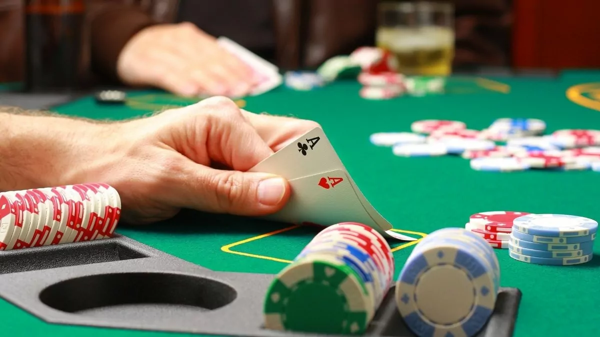 Лесно ли се играе покер